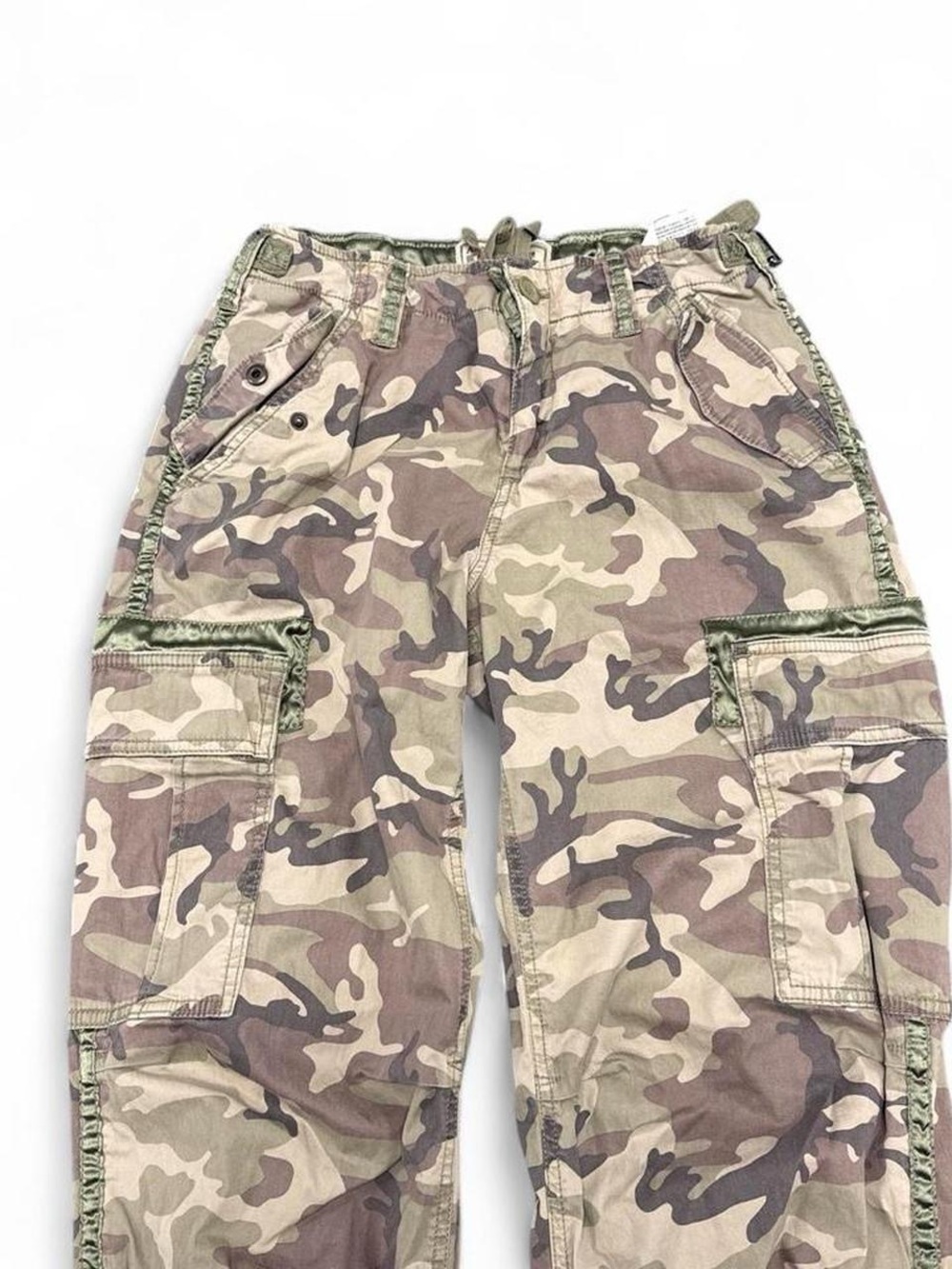 Abercrombie & Fitch Beige & Green Camo Cargo Pants - Picture 3 of 5